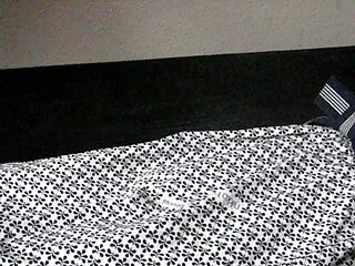 دختر آسیایی زرق و برق دار روی دیک محبوبش فیلم های سکسی اچ دی پرید